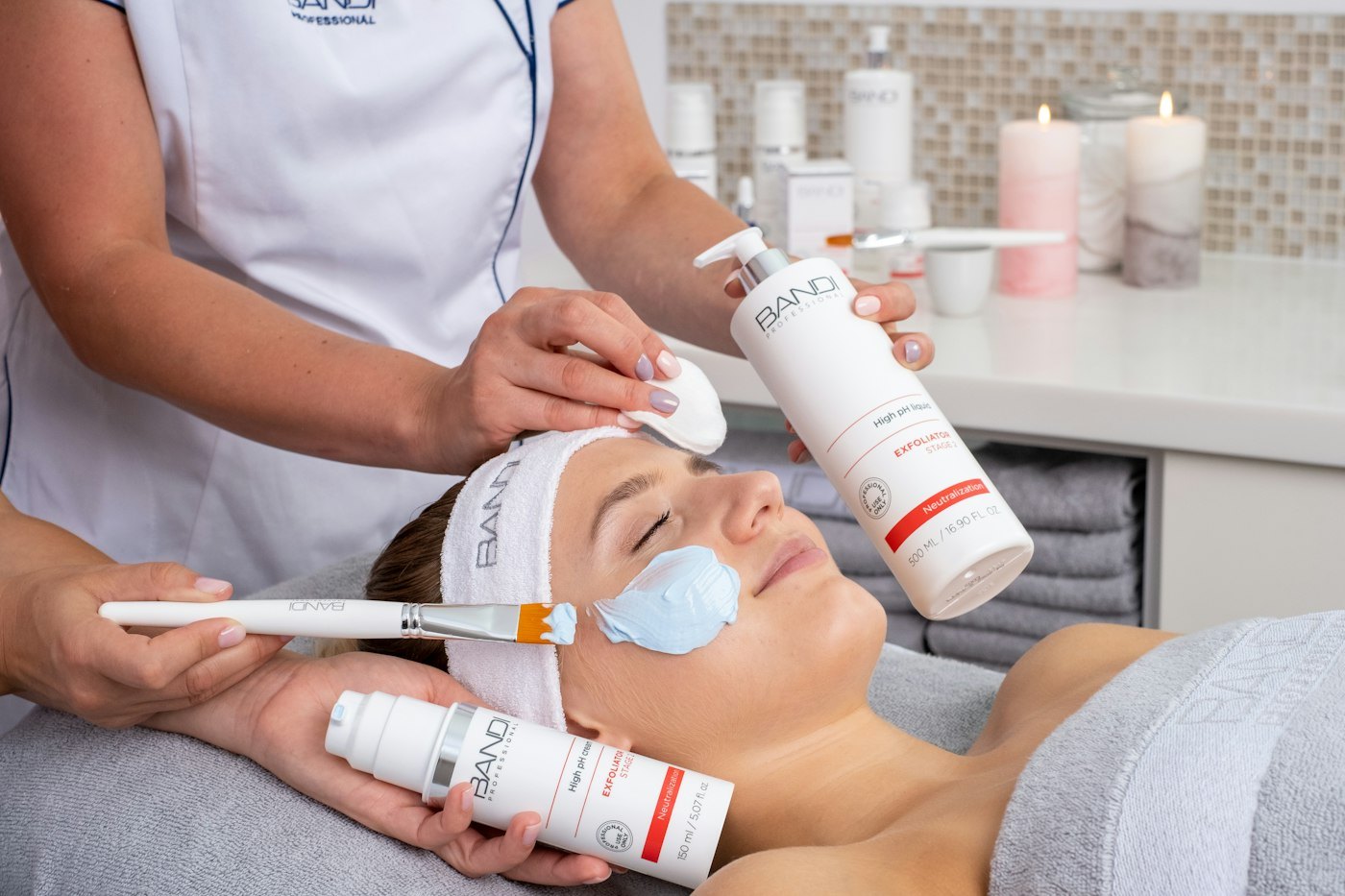 Aplicação de máscara facial
